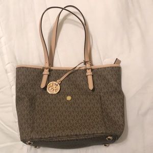 Micheal Kors Purse